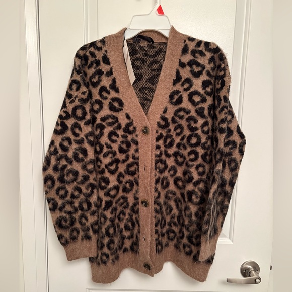 Zara Oversized Animal Jacquard Knit Cardigan - Picture 2 of 4